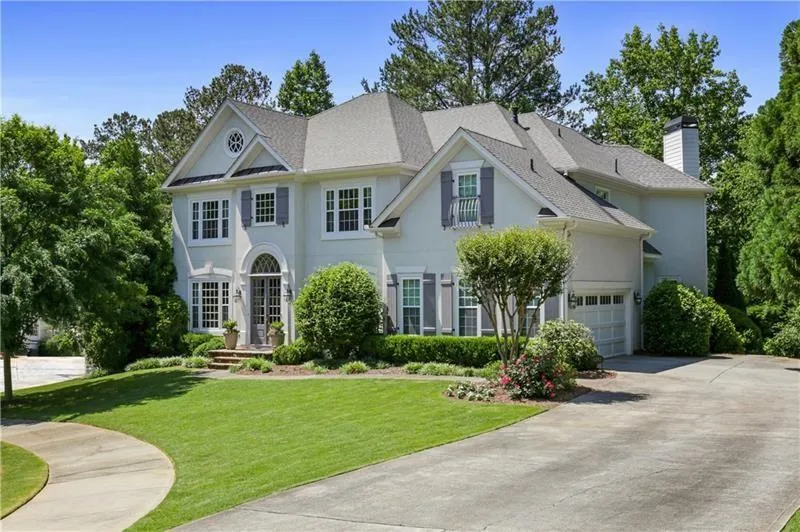 Hard coat stucco on a quiet cul-de-sac in N. Buckhead.