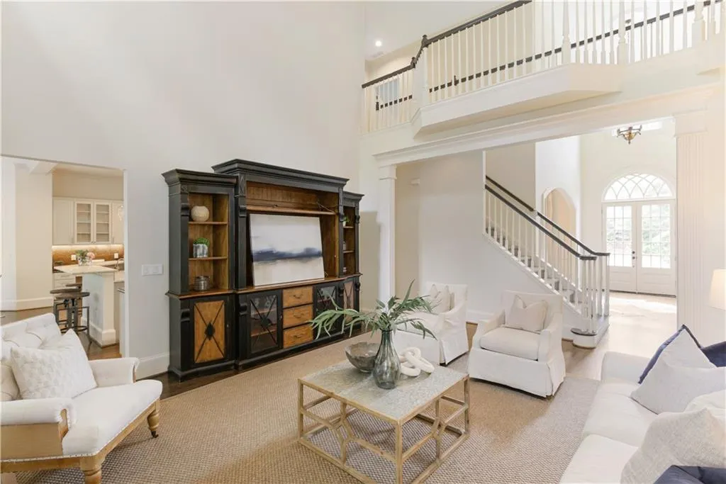 4392 Creek Wood Close, Atlanta, Georgia 30342, 5 Bedrooms Bedrooms, ,4 BathroomsBathrooms,Residential,Sold,4392 Creek Wood Close,7419095