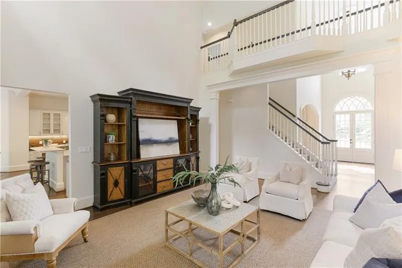 4392 Creek Wood Close, Atlanta, Georgia 30342, 5 Bedrooms Bedrooms, ,4 BathroomsBathrooms,Residential,Sold,4392 Creek Wood Close,7419095