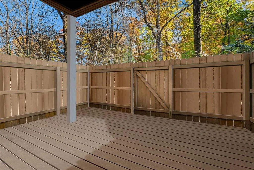 3135 Seven Pines Ct Unit 101, Atlanta, Georgia 30339, 2 Bedrooms Bedrooms, ,2 BathroomsBathrooms,Residential,For Sale,3135 Seven Pines Ct Unit 101,7570054