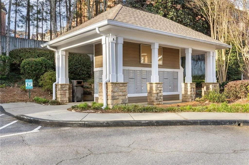 3135 Seven Pines Ct Unit 101, Atlanta, Georgia 30339, 2 Bedrooms Bedrooms, ,2 BathroomsBathrooms,Residential,For Sale,3135 Seven Pines Ct Unit 101,7570054