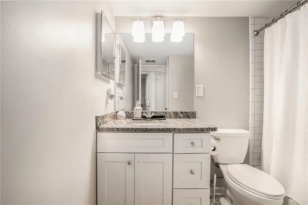3135 Seven Pines Ct Unit 101, Atlanta, Georgia 30339, 2 Bedrooms Bedrooms, ,2 BathroomsBathrooms,Residential,For Sale,3135 Seven Pines Ct Unit 101,7570054