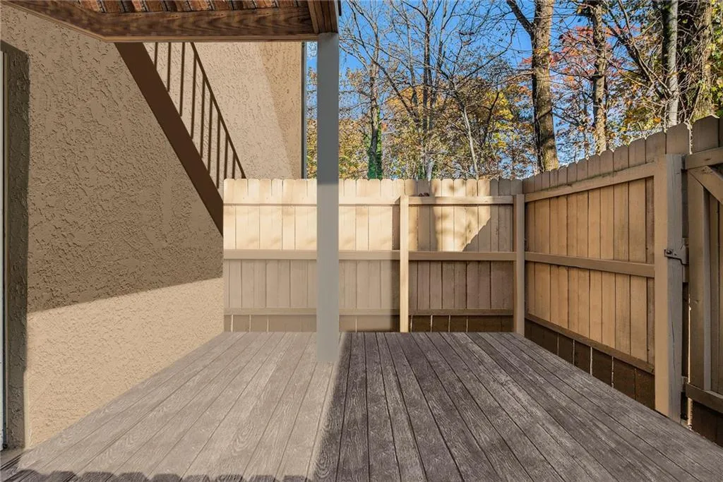 3135 Seven Pines Ct Unit 101, Atlanta, Georgia 30339, 2 Bedrooms Bedrooms, ,2 BathroomsBathrooms,Residential,For Sale,3135 Seven Pines Ct Unit 101,7570054