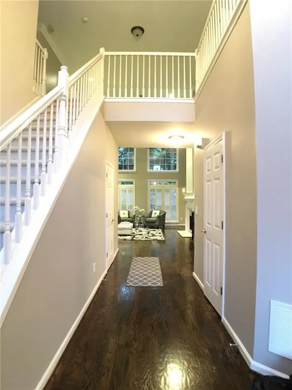 525 Montrose Lane, Sandy Springs, Georgia 30328, 4 Bedrooms Bedrooms, ,2 BathroomsBathrooms,Residential,Sold,525 Montrose Lane,6559694
