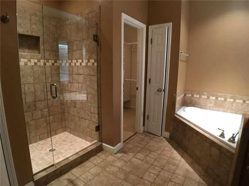 525 Montrose Lane, Sandy Springs, Georgia 30328, 4 Bedrooms Bedrooms, ,2 BathroomsBathrooms,Residential,Sold,525 Montrose Lane,6559694