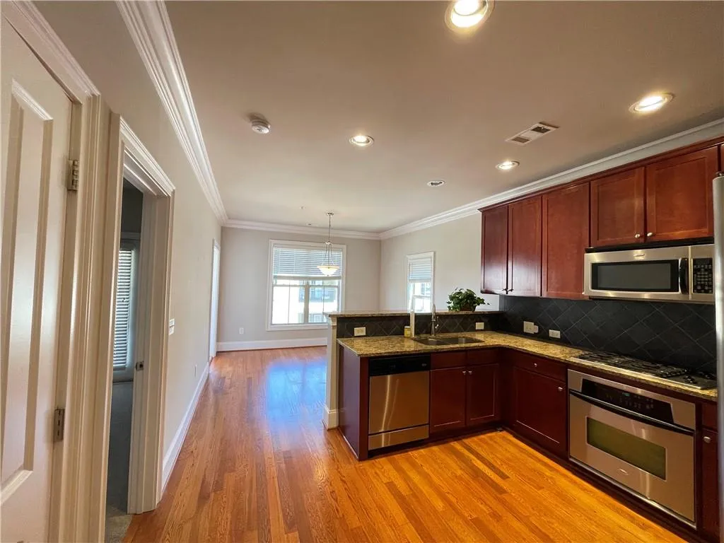 6462 Chariot Street Unit 16, Sandy Springs, Georgia 30328, 2 Bedrooms Bedrooms, ,2 BathroomsBathrooms,Residential,Sold,6462 Chariot Street Unit 16,7212405