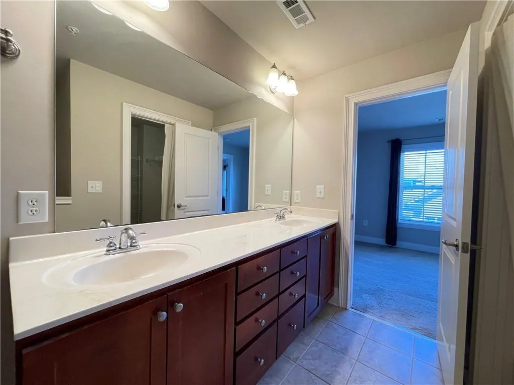 6462 Chariot Street Unit 16, Sandy Springs, Georgia 30328, 2 Bedrooms Bedrooms, ,2 BathroomsBathrooms,Residential,Sold,6462 Chariot Street Unit 16,7212405