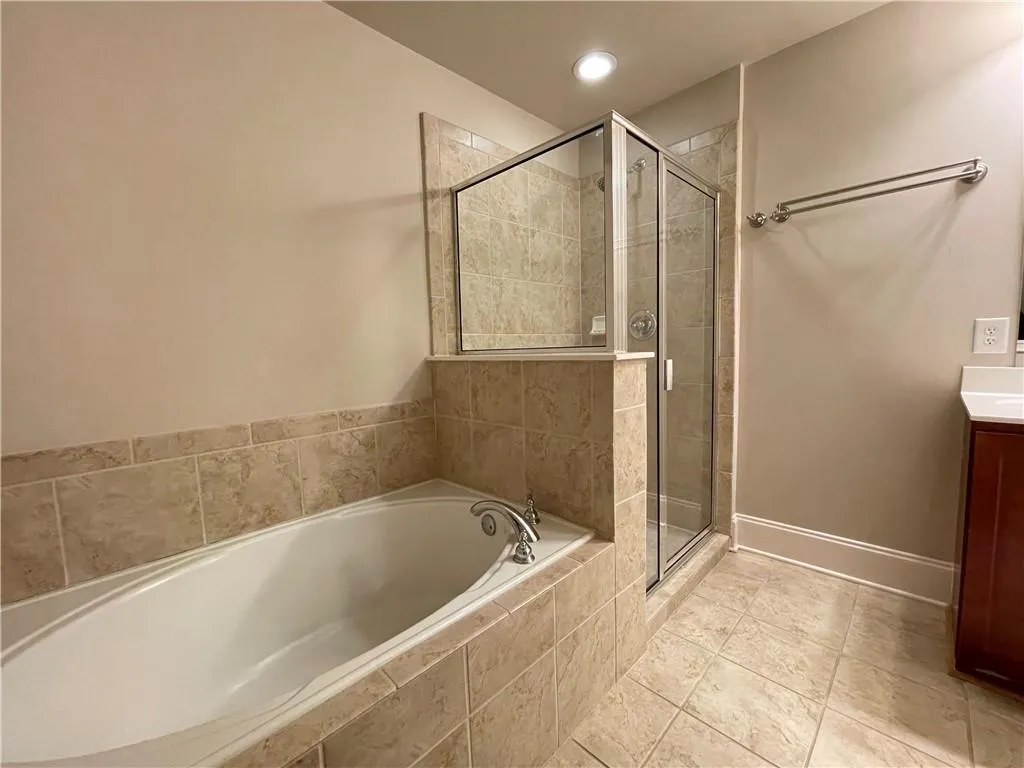 6462 Chariot Street Unit 16, Sandy Springs, Georgia 30328, 2 Bedrooms Bedrooms, ,2 BathroomsBathrooms,Residential,Sold,6462 Chariot Street Unit 16,7212405