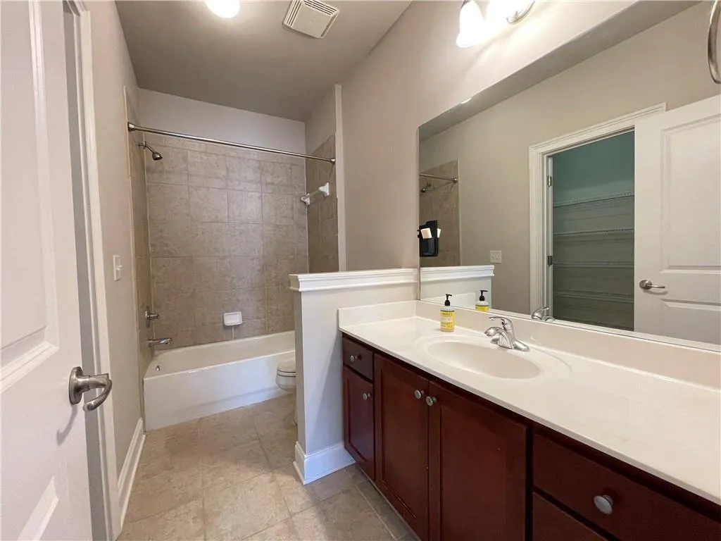 6462 Chariot Street Unit 16, Sandy Springs, Georgia 30328, 2 Bedrooms Bedrooms, ,2 BathroomsBathrooms,Residential,Sold,6462 Chariot Street Unit 16,7212405