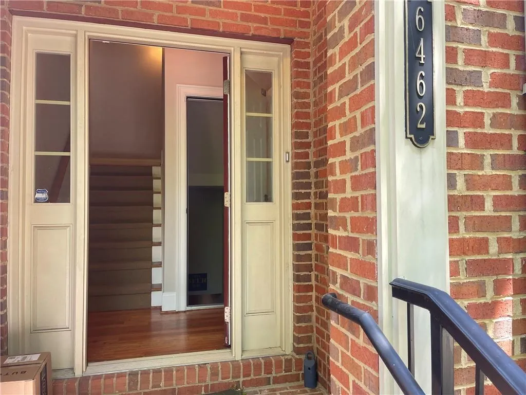 6462 Chariot Street Unit 16, Sandy Springs, Georgia 30328, 2 Bedrooms Bedrooms, ,2 BathroomsBathrooms,Residential,Sold,6462 Chariot Street Unit 16,7212405