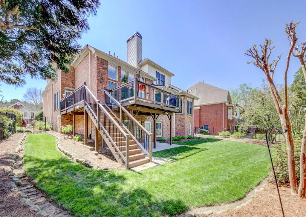 240 Windsor Gate Cove, Sandy Springs, Georgia 30342, 5 Bedrooms Bedrooms, ,3 BathroomsBathrooms,Residential,Sold,240 Windsor Gate Cove,7058993