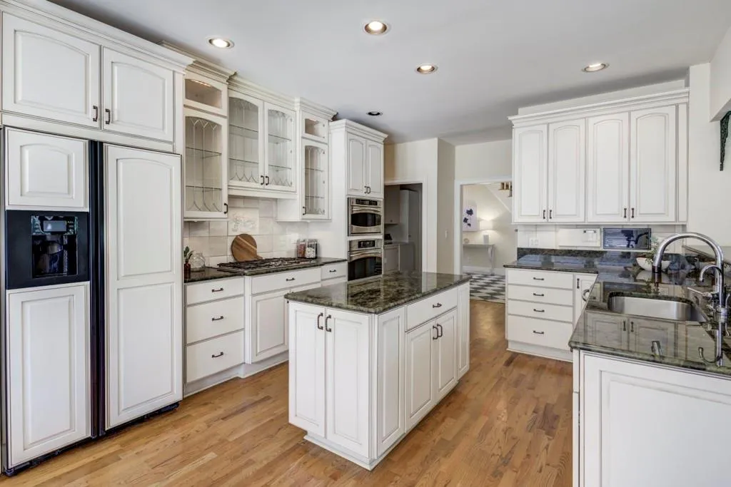 240 Windsor Gate Cove, Sandy Springs, Georgia 30342, 5 Bedrooms Bedrooms, ,3 BathroomsBathrooms,Residential,Sold,240 Windsor Gate Cove,7058993