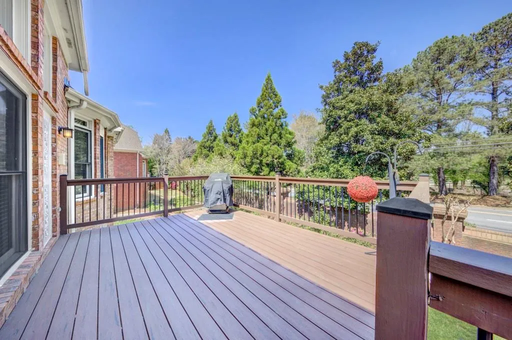 240 Windsor Gate Cove, Sandy Springs, Georgia 30342, 5 Bedrooms Bedrooms, ,3 BathroomsBathrooms,Residential,Sold,240 Windsor Gate Cove,7058993