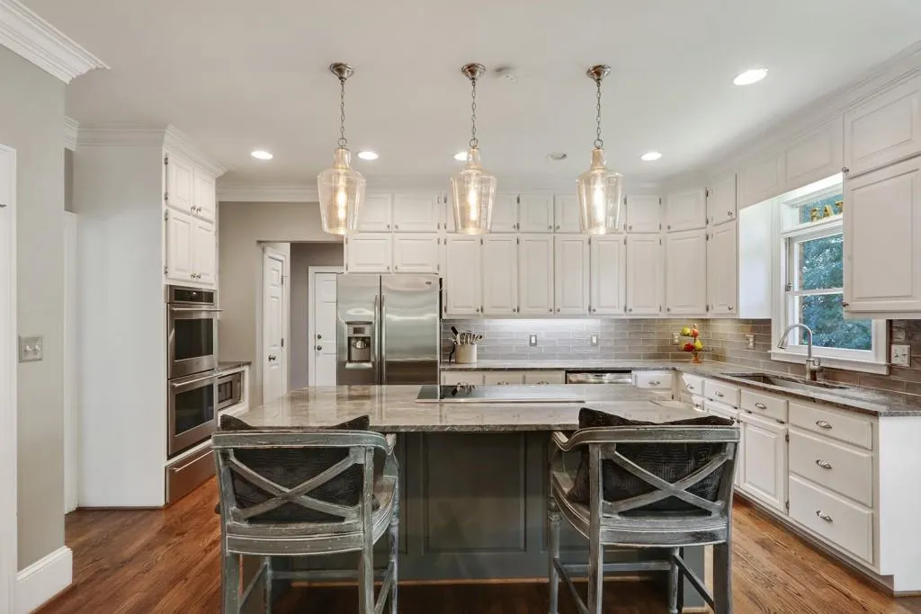 800 Mabry Road, Sandy Springs, Georgia 30328, 4 Bedrooms Bedrooms, ,4 BathroomsBathrooms,Residential,Sold,800 Mabry Road,6511899
