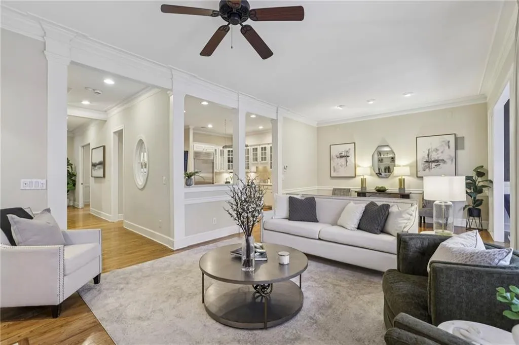 Spacious main living area with pass-thru to kitchen
