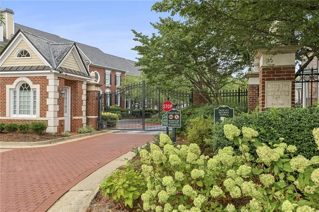 4678 Ivygate Circle Se, Atlanta, Georgia 30339, 4 Bedrooms Bedrooms, ,4 BathroomsBathrooms,Residential,For Sale,4678 Ivygate Circle Se,7625003