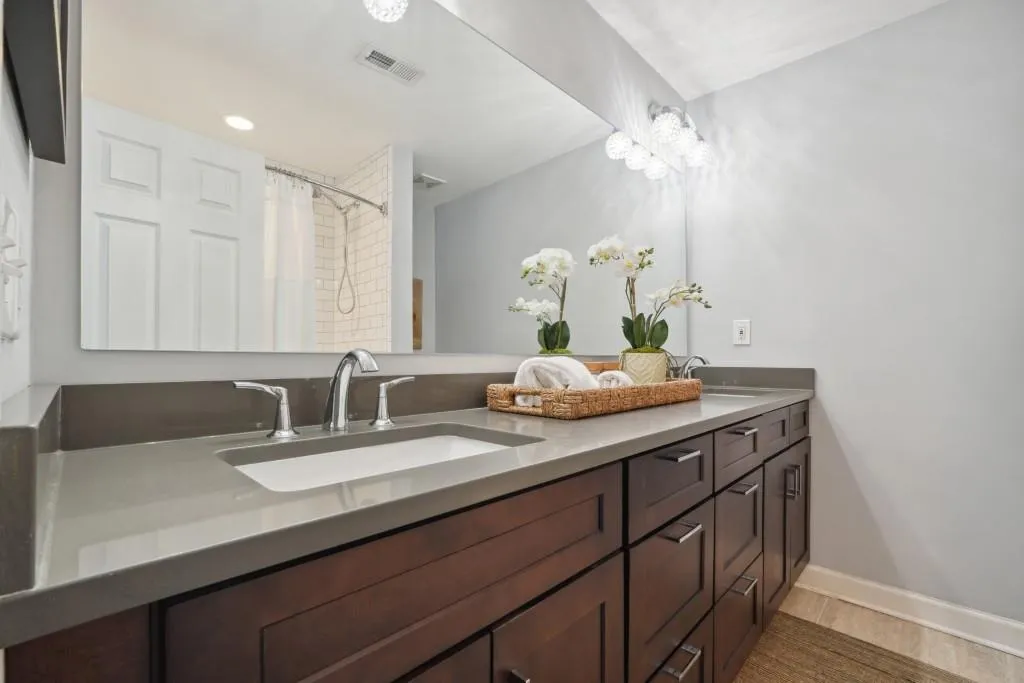 6851 Roswell Road Unit J-9, Sandy Springs, Georgia 30328, 2 Bedrooms Bedrooms, ,2 BathroomsBathrooms,Residential,Sold,6851 Roswell Road Unit J-9,7465454