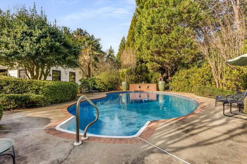 111 Mount Paran Road Nw, Sandy Springs, Georgia 30327, 3 Bedrooms Bedrooms, ,2 BathroomsBathrooms,Residential,Sold,111 Mount Paran Road Nw,7173424