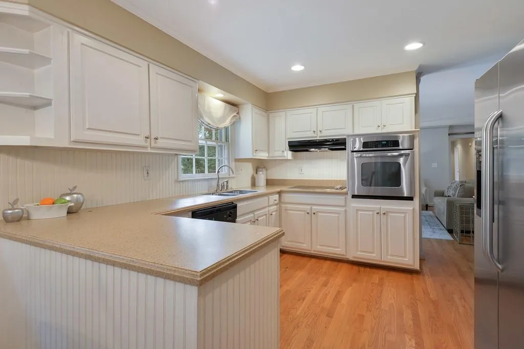 5705 Kayron Drive, Atlanta, Georgia 30328, 3 Bedrooms Bedrooms, ,2 BathroomsBathrooms,Residential,Sold,5705 Kayron Drive,6531688