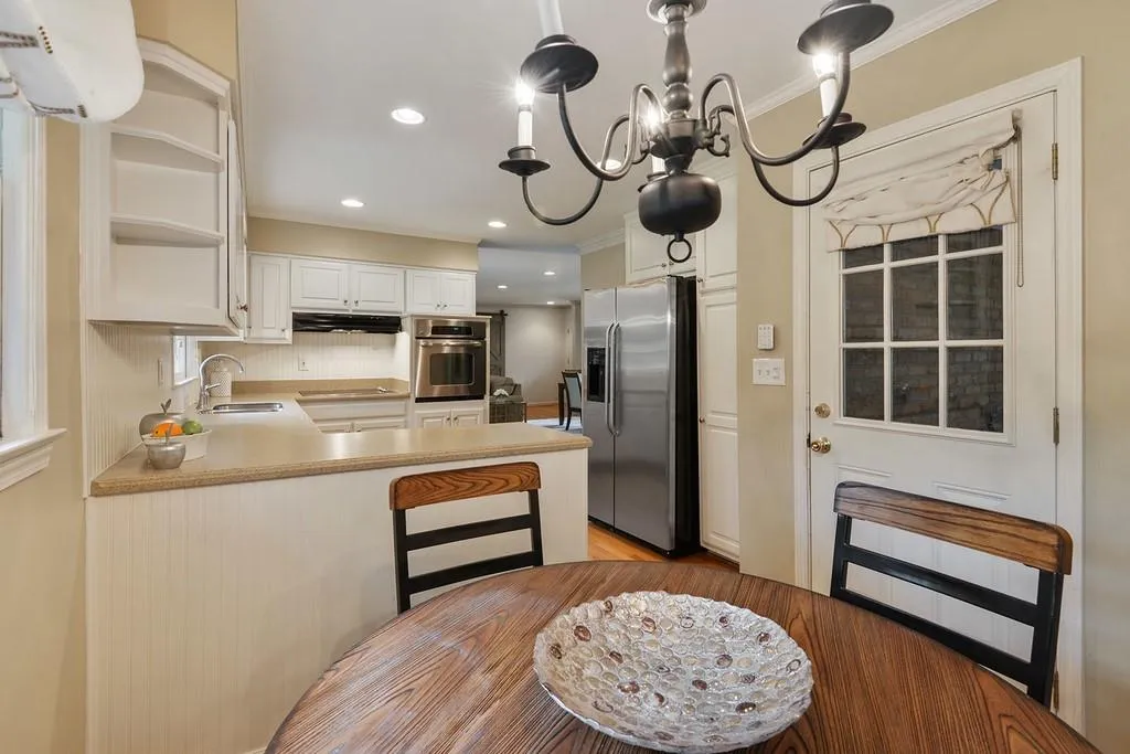 5705 Kayron Drive, Atlanta, Georgia 30328, 3 Bedrooms Bedrooms, ,2 BathroomsBathrooms,Residential,Sold,5705 Kayron Drive,6531688