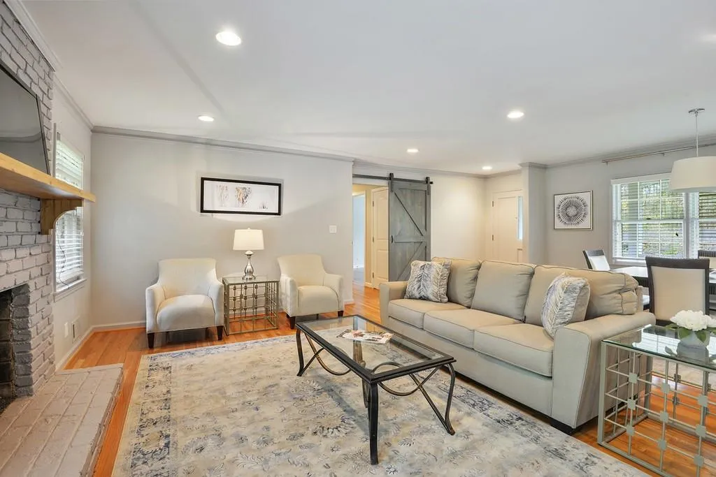 5705 Kayron Drive, Atlanta, Georgia 30328, 3 Bedrooms Bedrooms, ,2 BathroomsBathrooms,Residential,Sold,5705 Kayron Drive,6531688