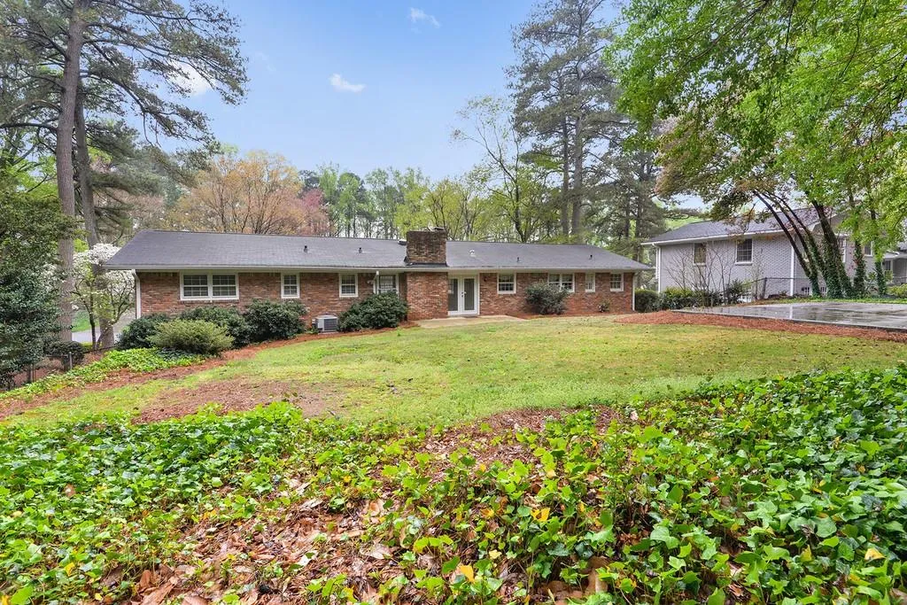 5705 Kayron Drive, Atlanta, Georgia 30328, 3 Bedrooms Bedrooms, ,2 BathroomsBathrooms,Residential,Sold,5705 Kayron Drive,6531688