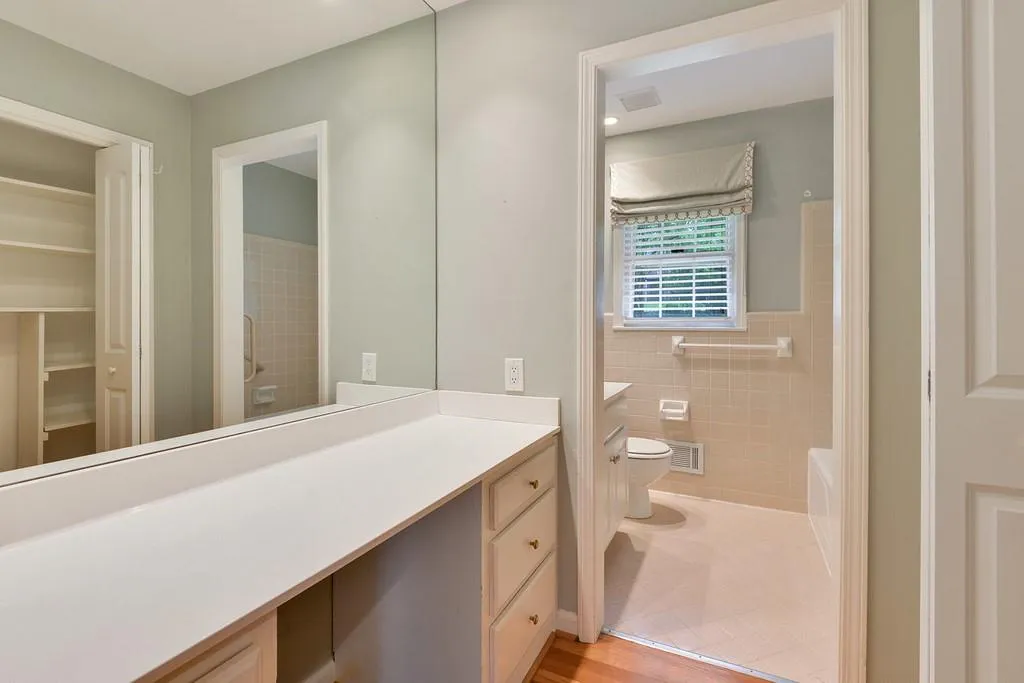 5705 Kayron Drive, Atlanta, Georgia 30328, 3 Bedrooms Bedrooms, ,2 BathroomsBathrooms,Residential,Sold,5705 Kayron Drive,6531688