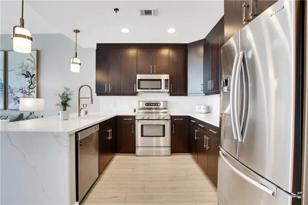 1080 Peachtree Street Ne Unit 1616, Atlanta, Georgia 30309, 1 Bedroom Bedrooms, ,1 BathroomBathrooms,Residential,For Sale,1080 Peachtree Street Ne Unit 1616,7619182
