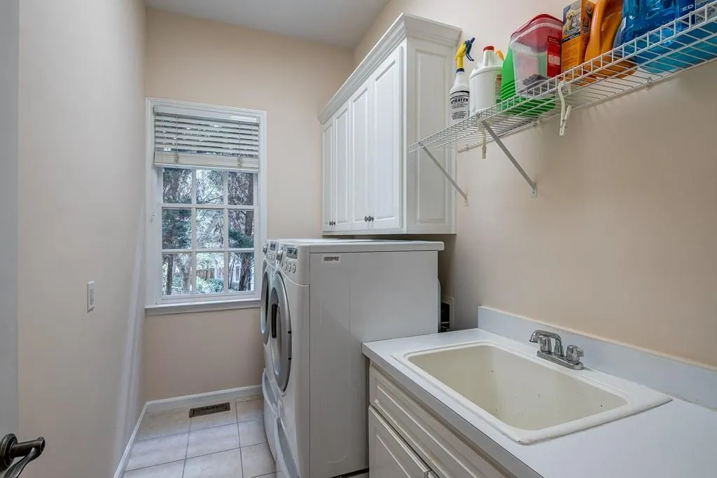 5101 Haven Court, Atlanta, Georgia 30342, 6 Bedrooms Bedrooms, ,5 BathroomsBathrooms,Residential,Sold,5101 Haven Court,5899804