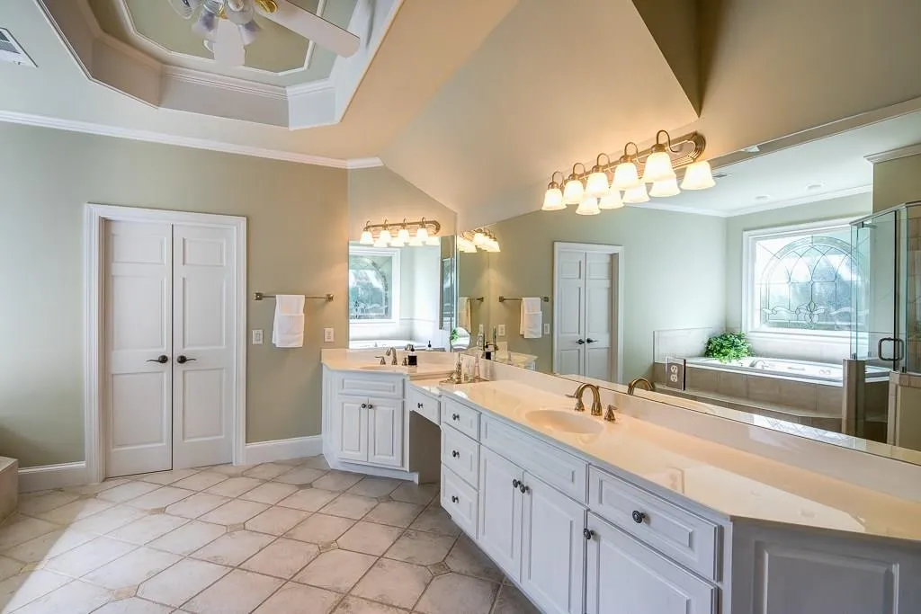 5101 Haven Court, Atlanta, Georgia 30342, 6 Bedrooms Bedrooms, ,5 BathroomsBathrooms,Residential,Sold,5101 Haven Court,5899804