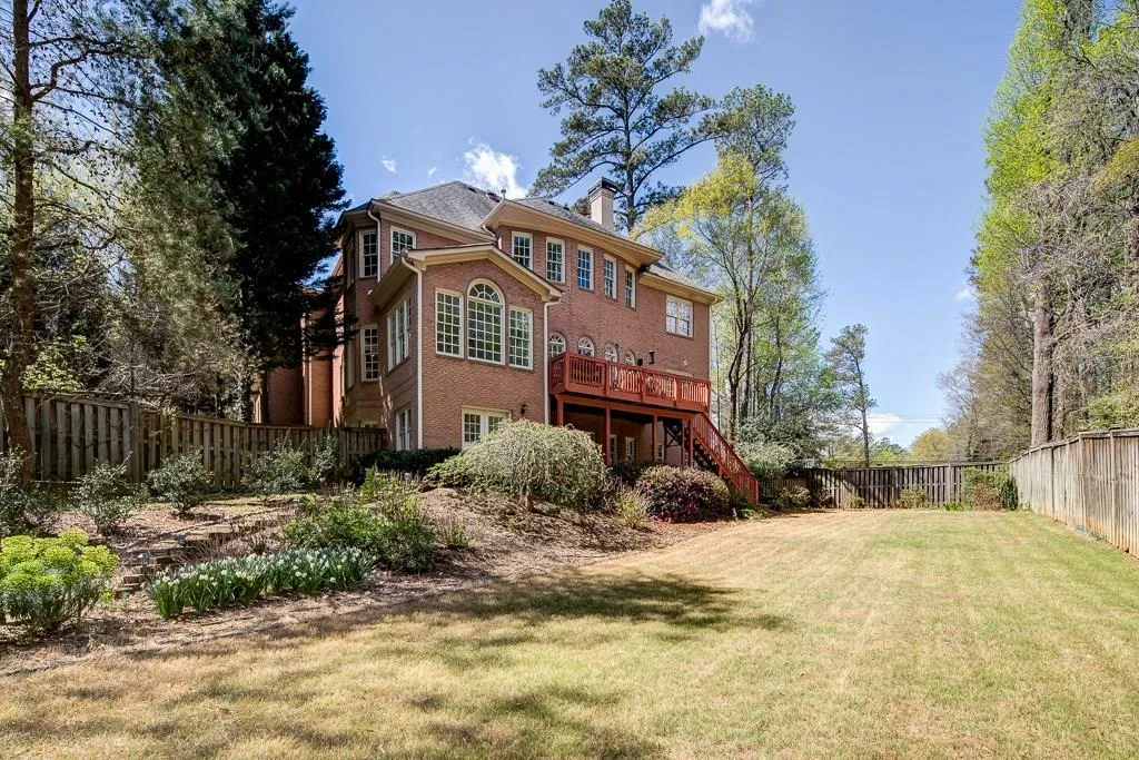 5101 Haven Court, Atlanta, Georgia 30342, 6 Bedrooms Bedrooms, ,5 BathroomsBathrooms,Residential,Sold,5101 Haven Court,5899804