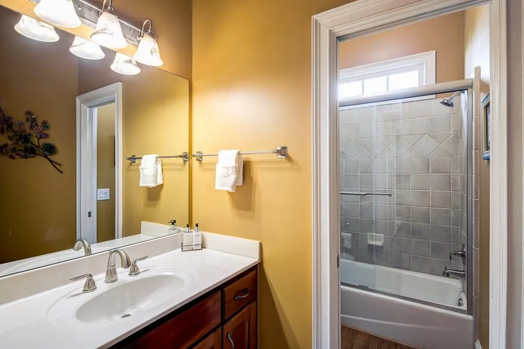 5101 Haven Court, Atlanta, Georgia 30342, 6 Bedrooms Bedrooms, ,5 BathroomsBathrooms,Residential,Sold,5101 Haven Court,5899804