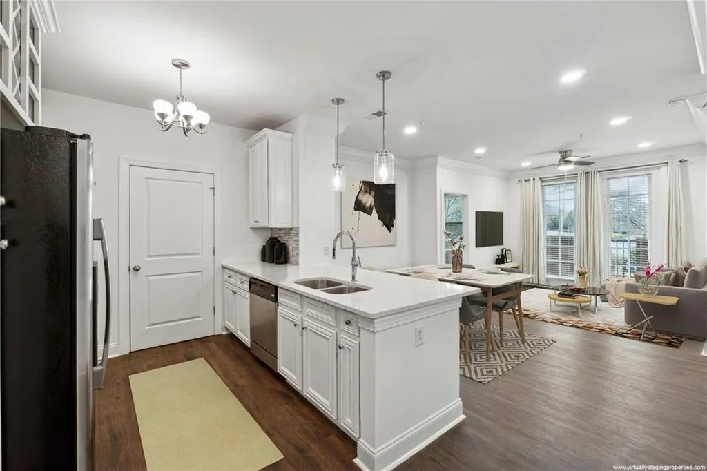 901 Abernathy Road Ne Unit 3200, Atlanta, Georgia 30328, 2 Bedrooms Bedrooms, ,2 BathroomsBathrooms,Residential,For Sale,901 Abernathy Road Ne Unit 3200,7552087