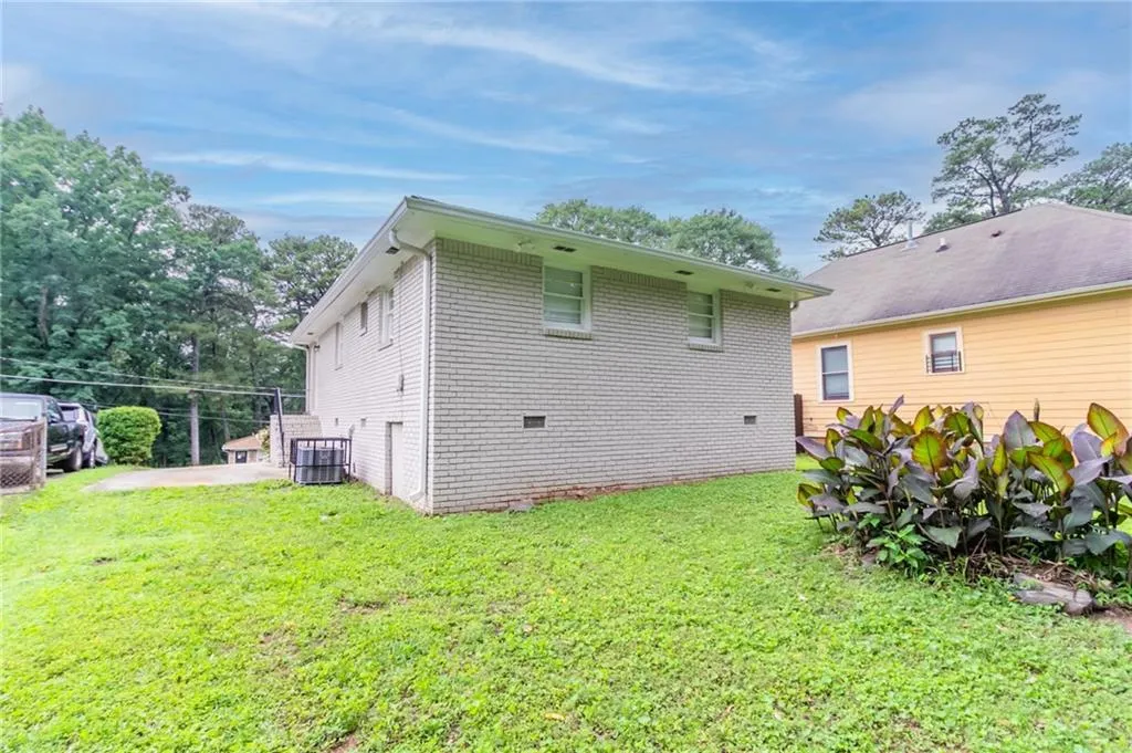 933 Capitol View Avenue Nw, Atlanta, Georgia 30318, 3 Bedrooms Bedrooms, ,1 BathroomBathrooms,Residential,For Sale,933 Capitol View Avenue Nw,7584968