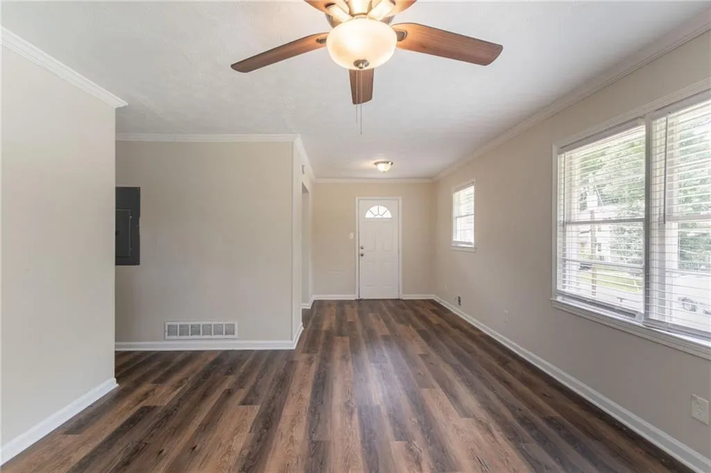 933 Capitol View Avenue Nw, Atlanta, Georgia 30318, 3 Bedrooms Bedrooms, ,1 BathroomBathrooms,Residential,For Sale,933 Capitol View Avenue Nw,7584968