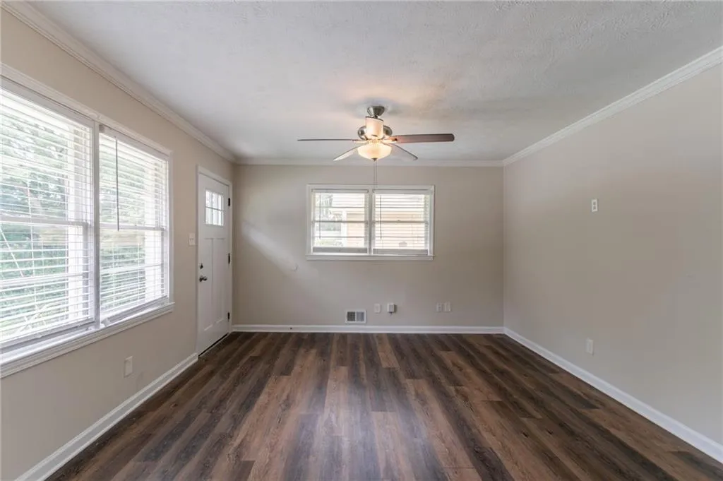 933 Capitol View Avenue Nw, Atlanta, Georgia 30318, 3 Bedrooms Bedrooms, ,1 BathroomBathrooms,Residential,For Sale,933 Capitol View Avenue Nw,7584968