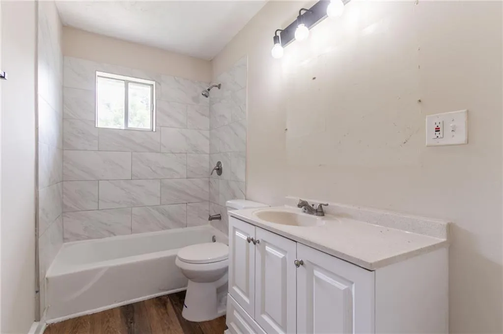 933 Capitol View Avenue Nw, Atlanta, Georgia 30318, 3 Bedrooms Bedrooms, ,1 BathroomBathrooms,Residential,For Sale,933 Capitol View Avenue Nw,7584968