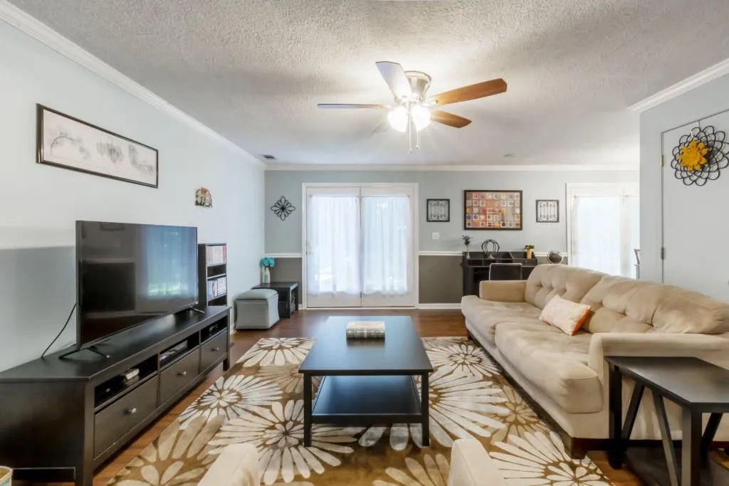 5280 Chemin De Vie, Atlanta, Georgia 30342, 3 Bedrooms Bedrooms, ,2 BathroomsBathrooms,Residential,Sold,5280 Chemin De Vie,6562013