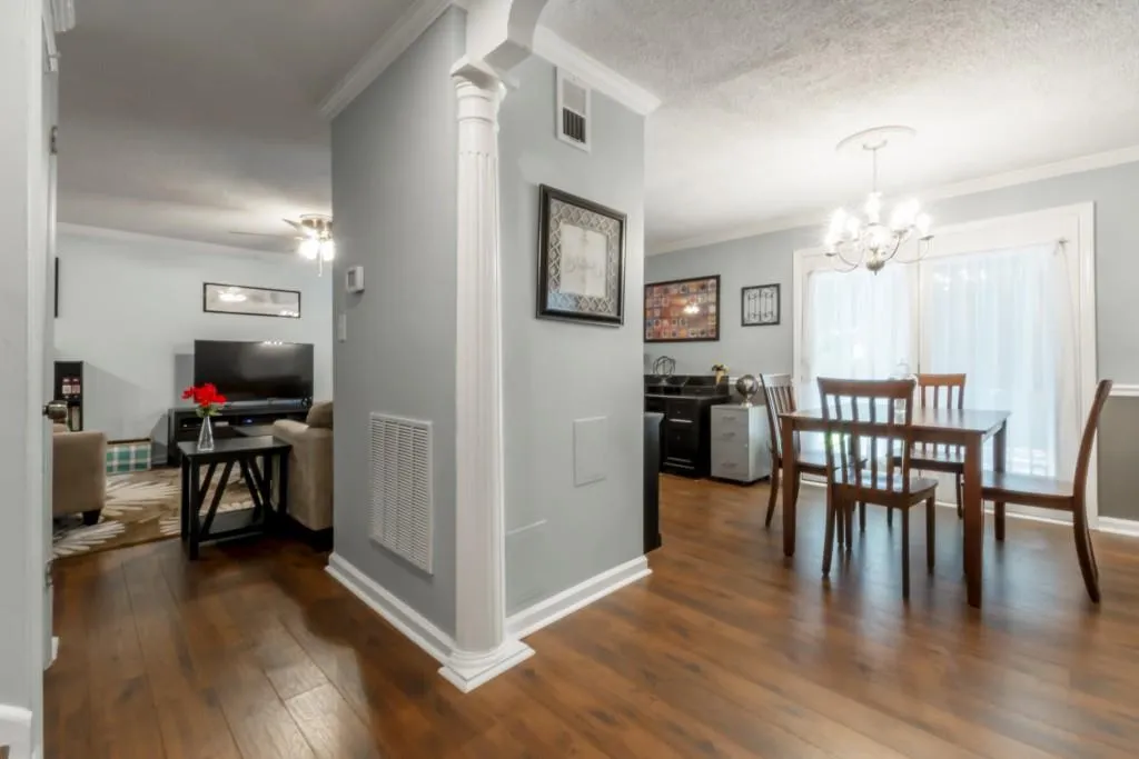 5280 Chemin De Vie, Atlanta, Georgia 30342, 3 Bedrooms Bedrooms, ,2 BathroomsBathrooms,Residential,Sold,5280 Chemin De Vie,6562013