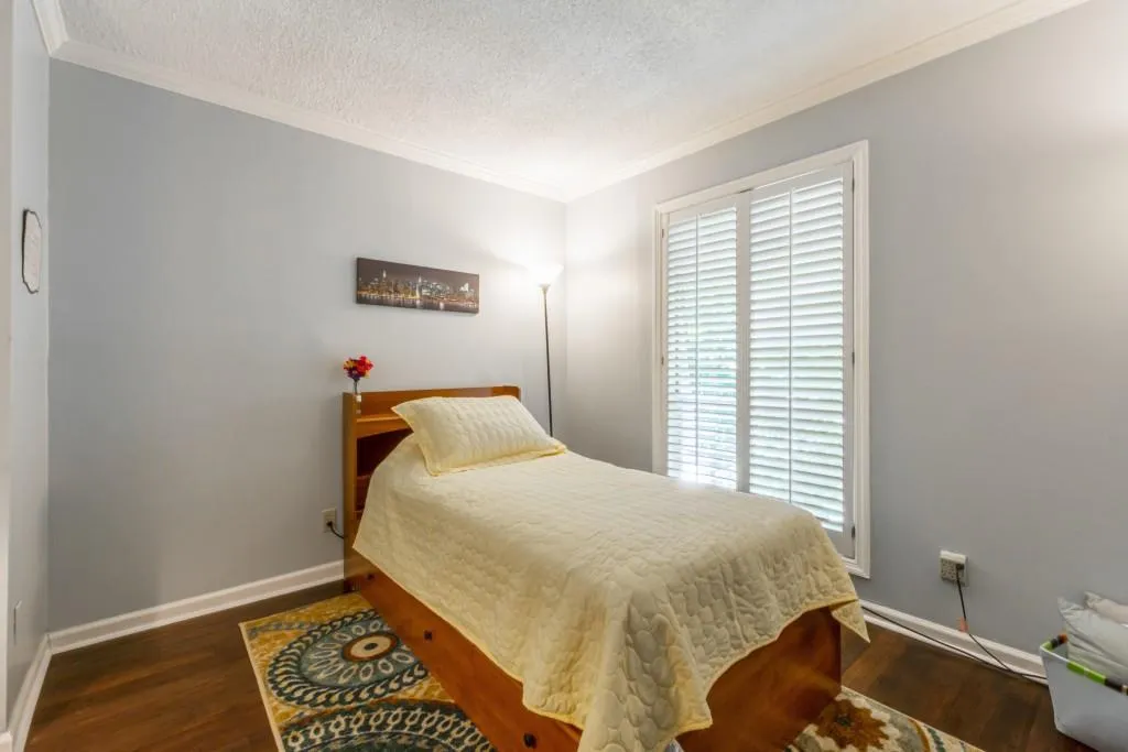 5280 Chemin De Vie, Atlanta, Georgia 30342, 3 Bedrooms Bedrooms, ,2 BathroomsBathrooms,Residential,Sold,5280 Chemin De Vie,6562013