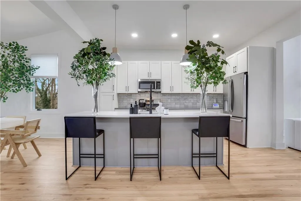 875 Center Hill Avenue Nw, Atlanta, Georgia 30318, 3 Bedrooms Bedrooms, ,2 BathroomsBathrooms,Residential,For Sale,875 Center Hill Avenue Nw,7536245