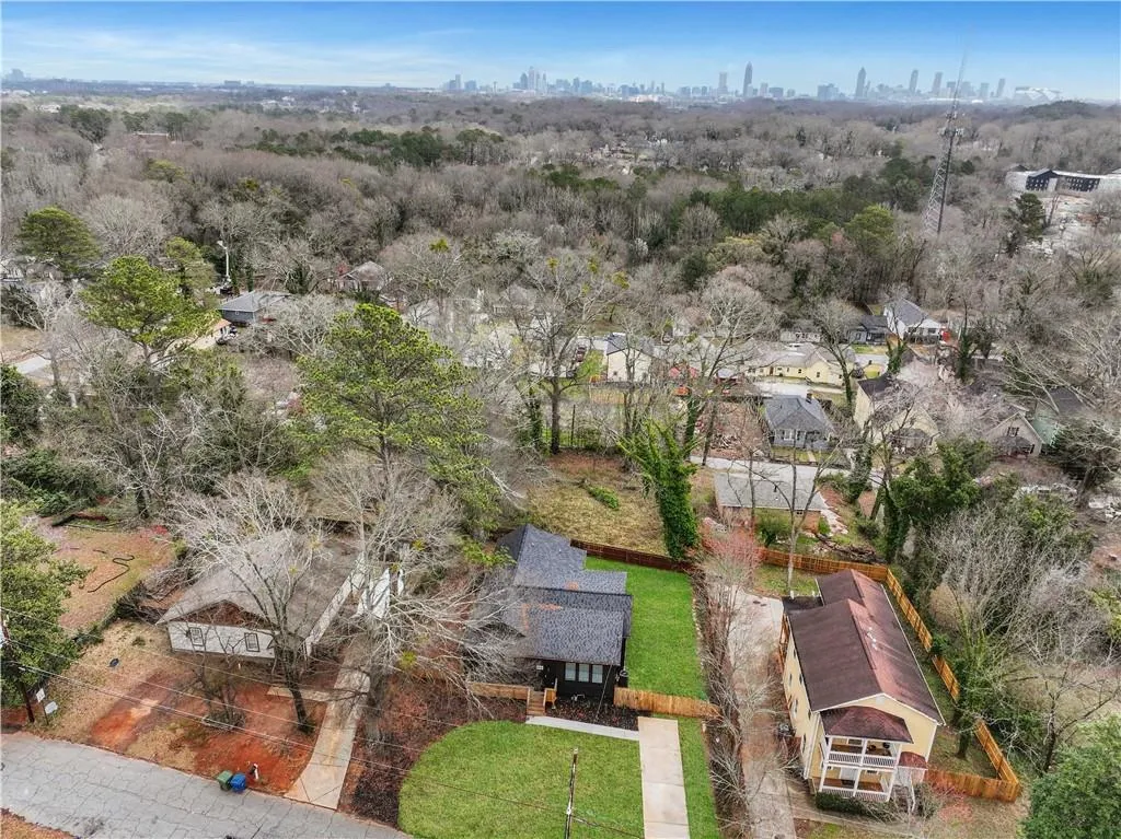 875 Center Hill Avenue Nw, Atlanta, Georgia 30318, 3 Bedrooms Bedrooms, ,2 BathroomsBathrooms,Residential,For Sale,875 Center Hill Avenue Nw,7536245