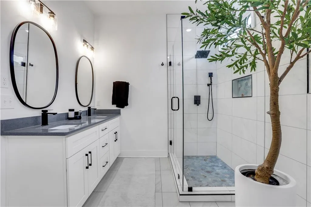 875 Center Hill Avenue Nw, Atlanta, Georgia 30318, 3 Bedrooms Bedrooms, ,2 BathroomsBathrooms,Residential,For Sale,875 Center Hill Avenue Nw,7536245