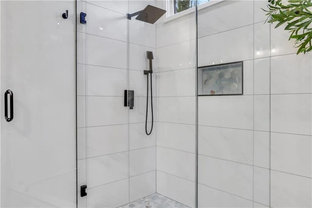 875 Center Hill Avenue Nw, Atlanta, Georgia 30318, 3 Bedrooms Bedrooms, ,2 BathroomsBathrooms,Residential,For Sale,875 Center Hill Avenue Nw,7536245
