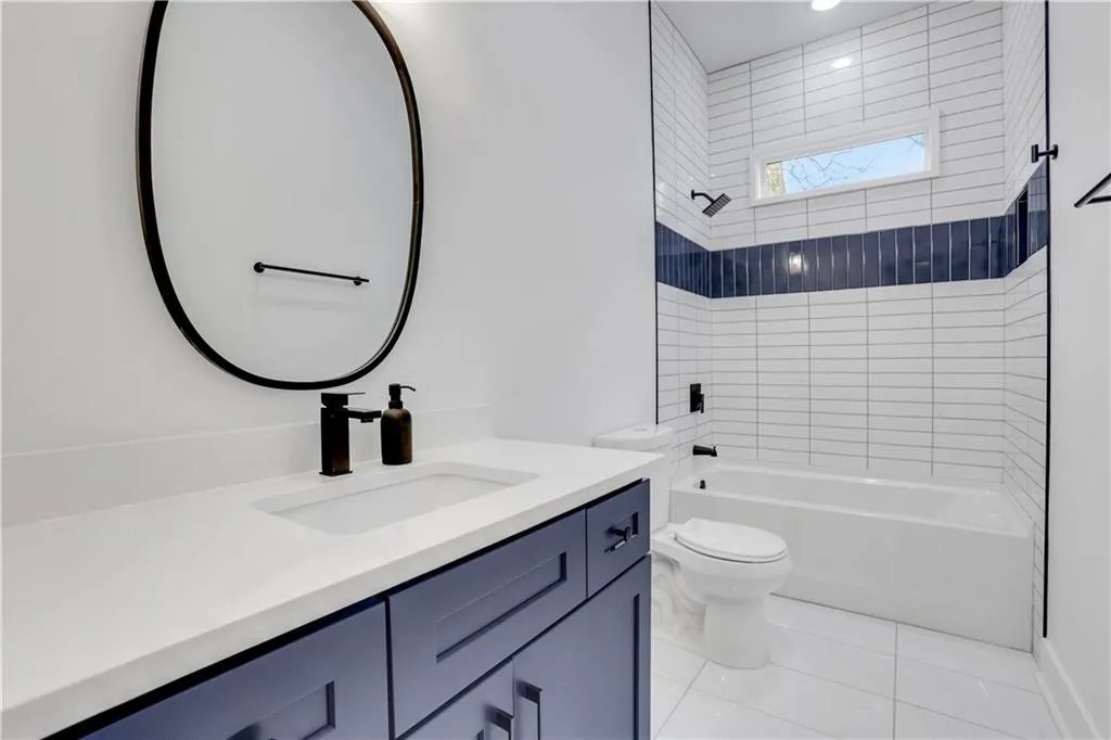 875 Center Hill Avenue Nw, Atlanta, Georgia 30318, 3 Bedrooms Bedrooms, ,2 BathroomsBathrooms,Residential,For Sale,875 Center Hill Avenue Nw,7536245