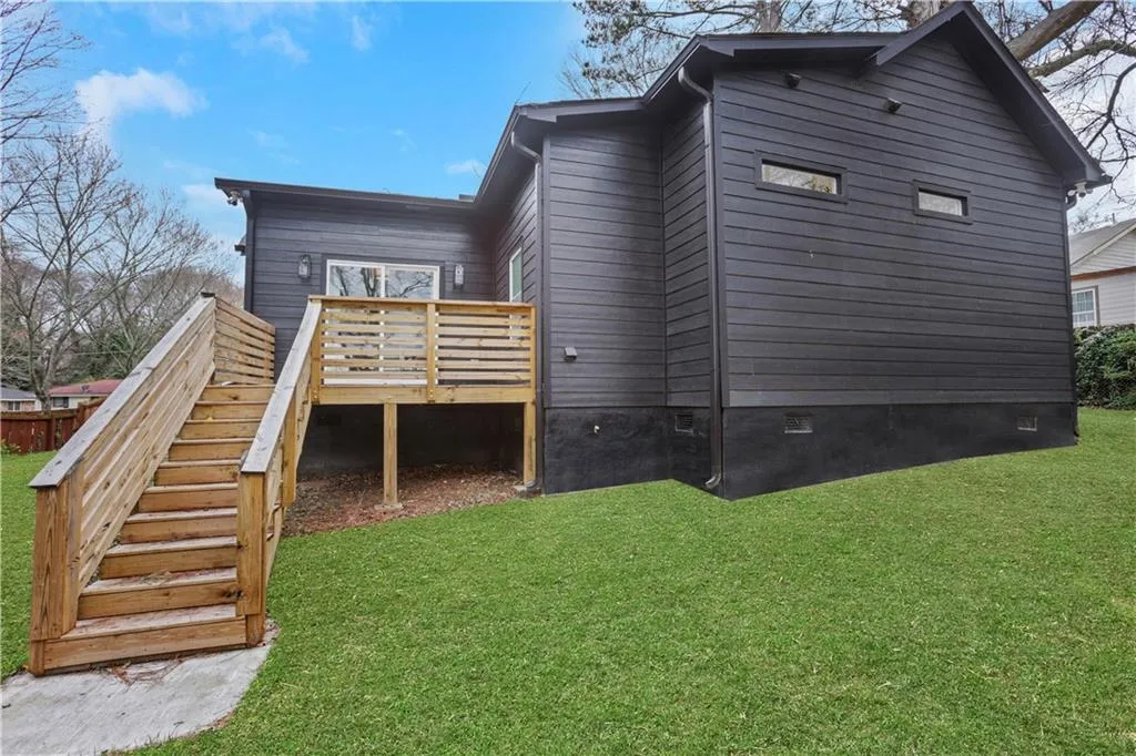 875 Center Hill Avenue Nw, Atlanta, Georgia 30318, 3 Bedrooms Bedrooms, ,2 BathroomsBathrooms,Residential,For Sale,875 Center Hill Avenue Nw,7536245