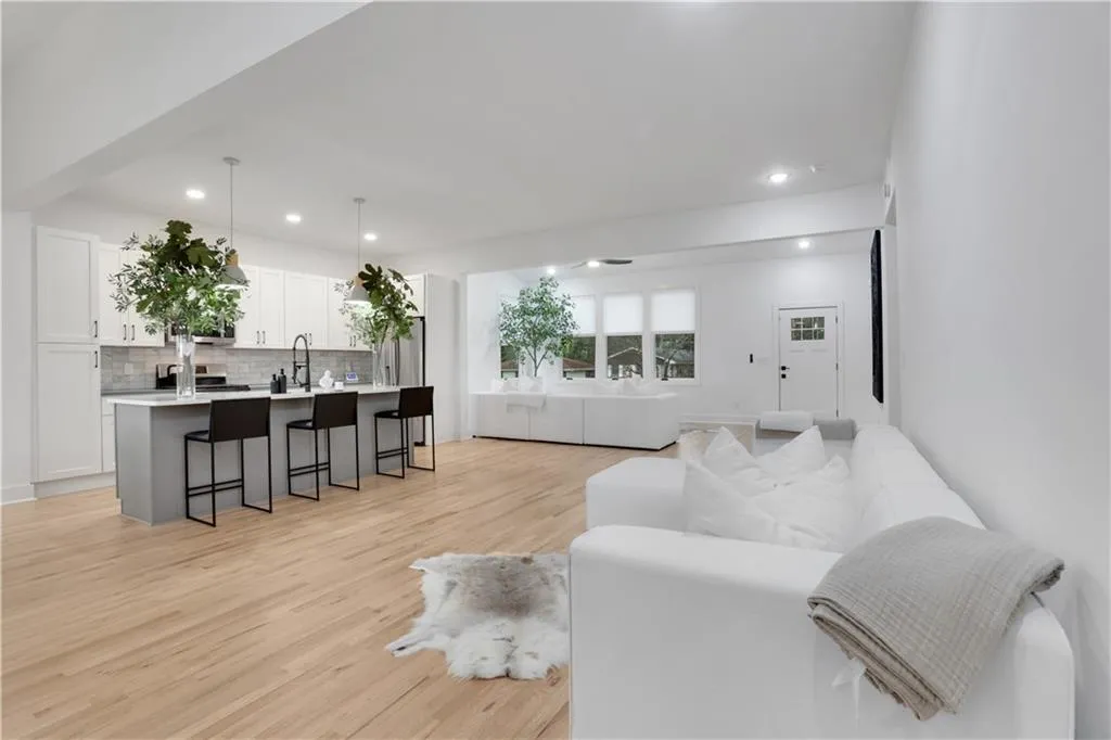 875 Center Hill Avenue Nw, Atlanta, Georgia 30318, 3 Bedrooms Bedrooms, ,2 BathroomsBathrooms,Residential,For Sale,875 Center Hill Avenue Nw,7536245