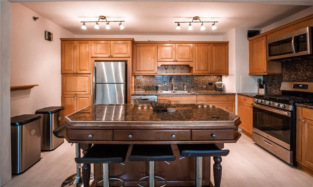 620 Peachtree Street Ne Unit 1205, Atlanta, Georgia 30308, 3 Bedrooms Bedrooms, ,2 BathroomsBathrooms,Residential,Sold,620 Peachtree Street Ne Unit 1205,7003954