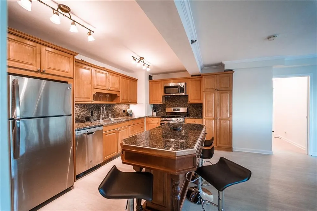 620 Peachtree Street Ne Unit 1205, Atlanta, Georgia 30308, 3 Bedrooms Bedrooms, ,2 BathroomsBathrooms,Residential,Sold,620 Peachtree Street Ne Unit 1205,7003954