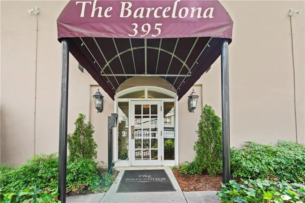 395 Pharr Road Ne Unit 103, Atlanta, Georgia 30305, 1 Bedroom Bedrooms, ,1 BathroomBathrooms,Residential,For Sale,395 Pharr Road Ne Unit 103,7579402